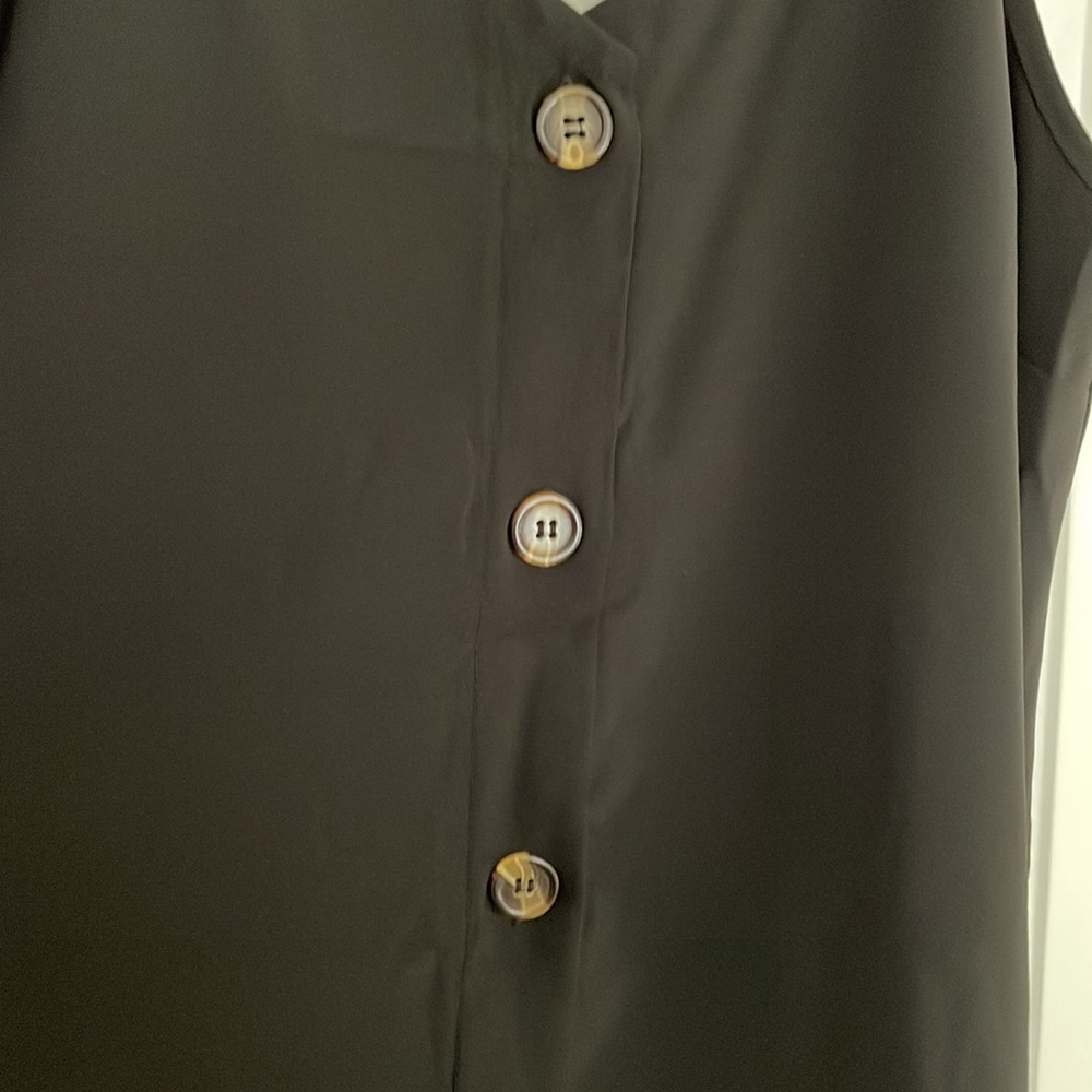 Button Front Tank - Picture 3 of 7